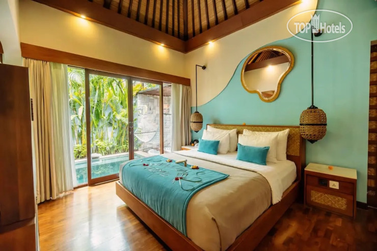 AKSARI SEMINYAK