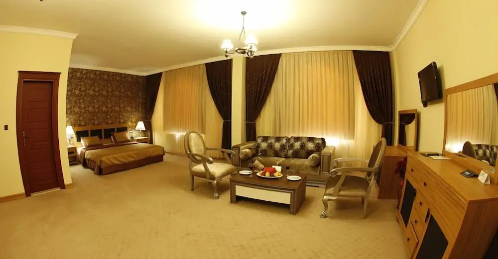 Black Tulip Hotel