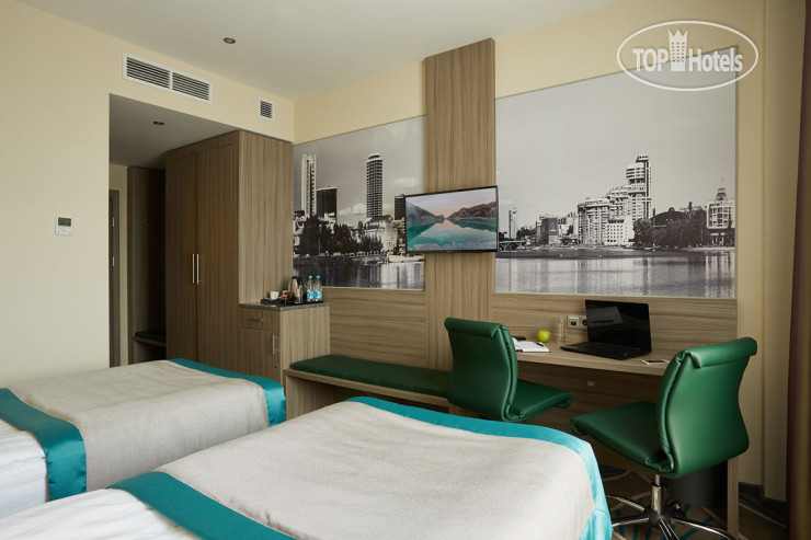 TENET HOTEL 