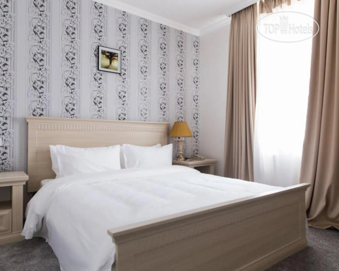 ALEXANDER HOTEL