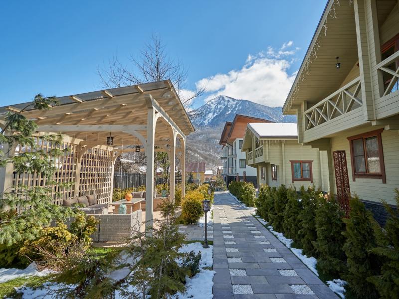 HILLS POLYANA Hotel & SPA (ХИЛЛС ПОЛЯНА Хотел энд СПА)