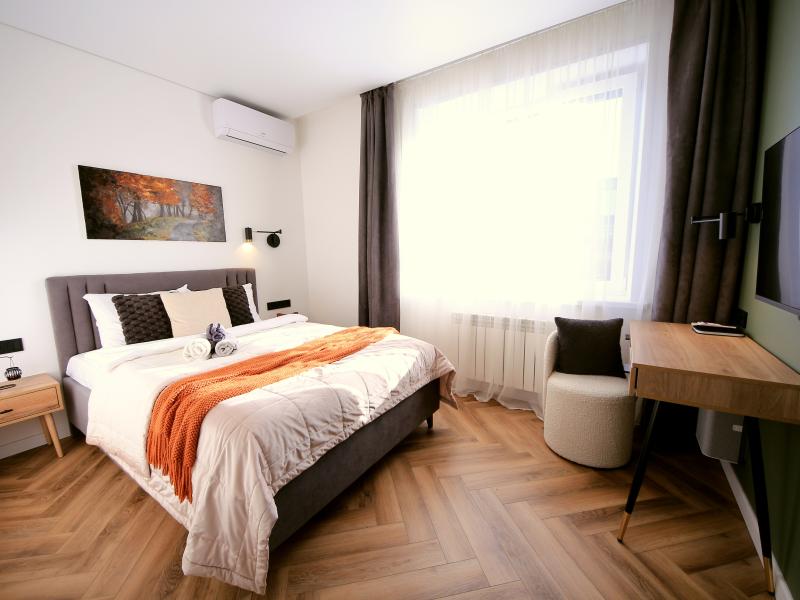 NiceAparts 1-к. - дизайнерский Open-space 46.2 м² на улице Варакина, 13 - до 4 чел — фото 1