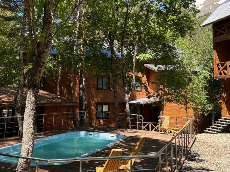 Villa Neft (Вилла Нефть) — фото 1