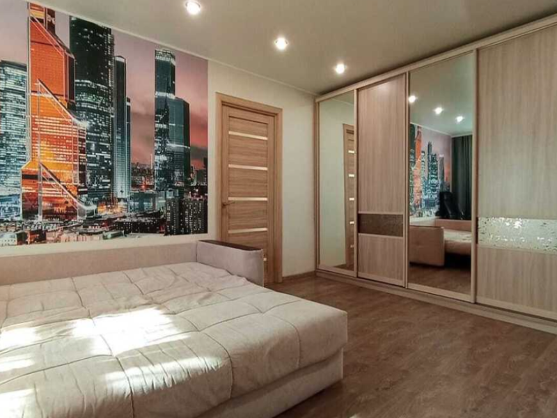 Апартаменты Rooms and apartaments group Ленинского комсомола 42 — фото 1