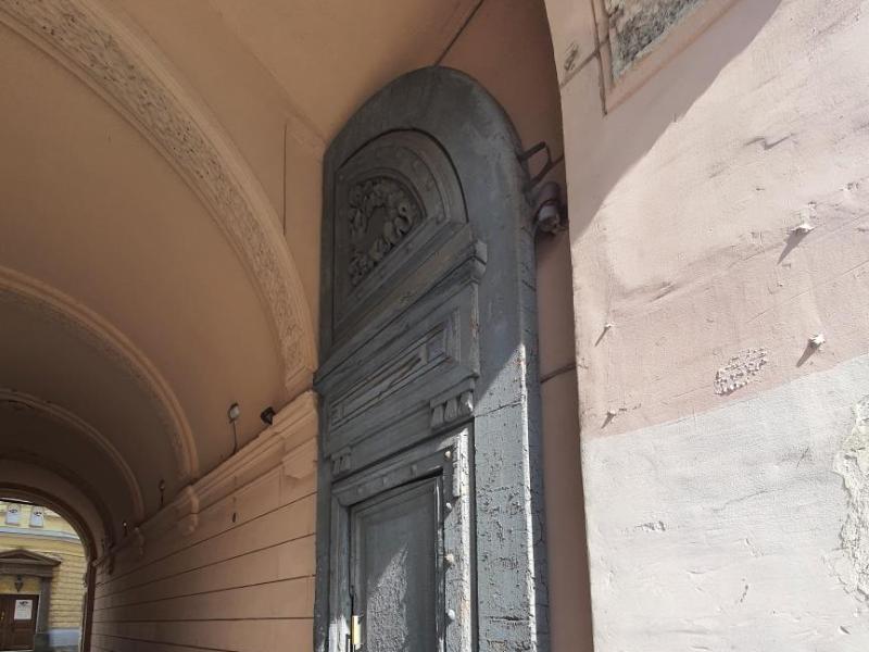 300 метров от Эрмитажа — фото 4