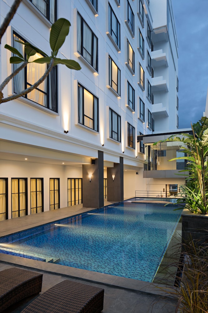 Sutasoma Hotel