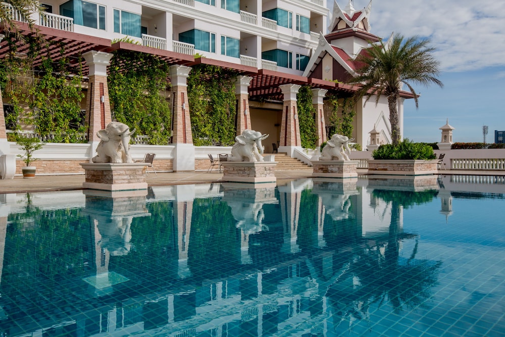 GRAND PACIFIC SOVEREIGN RESORT & SPA