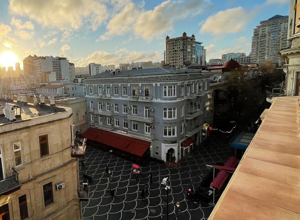 Отель 8