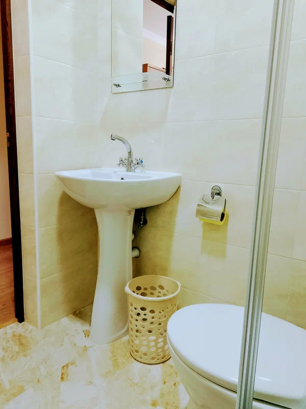 Двухместный номер с 2 отдельными кроватями и окном — фото 2
