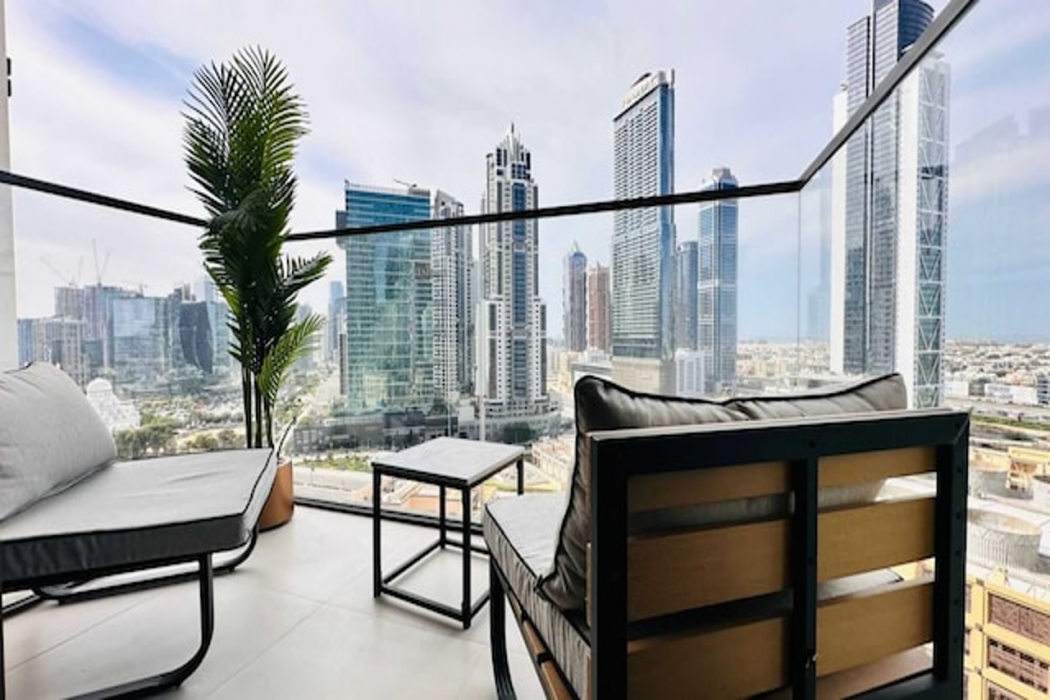 Luxury 1-Bedroom Apartment At Burj Crown — фото 2